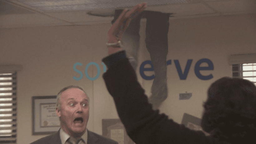 Пожарная тревога в SoftServe: Рабы толпились у выхода, заваленного мебелью, и по привычке «пикали» карточками